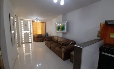 Casa de 2 pisos más terraza en venta Barrio Rincón del Bosque Palmira