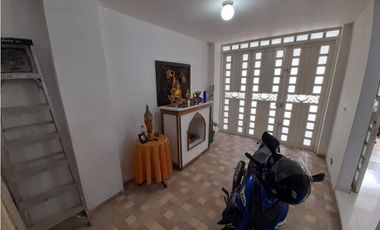 Casa de 2 pisos más terraza en venta Barrio Rincón del Bosque Palmira