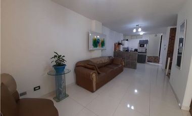 Casa de 2 pisos más terraza en venta Barrio Rincón del Bosque Palmira