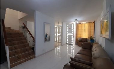 Casa de 2 pisos más terraza en venta Barrio Rincón del Bosque Palmira