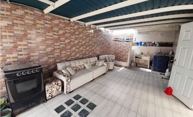 Casa de 2 pisos más terraza en venta Barrio Rincón del Bosque Palmira