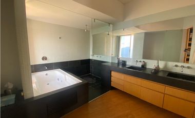 Casa rodeada de verde en El Poblado