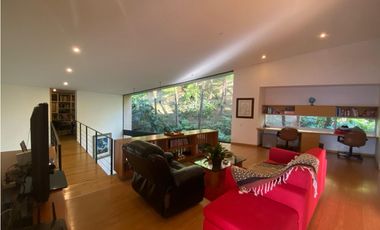 Casa rodeada de verde en El Poblado