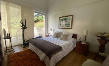 Casa rodeada de verde en El Poblado