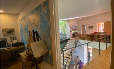 Casa rodeada de verde en El Poblado