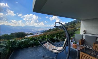 Casa rodeada de verde en El Poblado