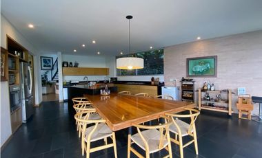 Casa rodeada de verde en El Poblado