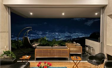 Casa rodeada de verde en El Poblado