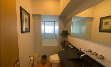 Casa rodeada de verde en El Poblado