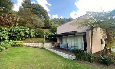 Casa rodeada de verde en El Poblado