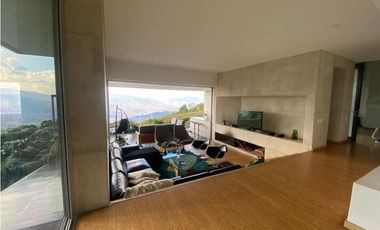 Casa rodeada de verde en El Poblado