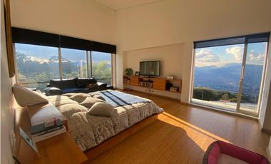 Casa rodeada de verde en El Poblado