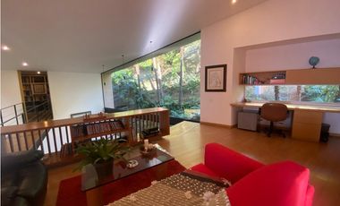 Casa rodeada de verde en El Poblado