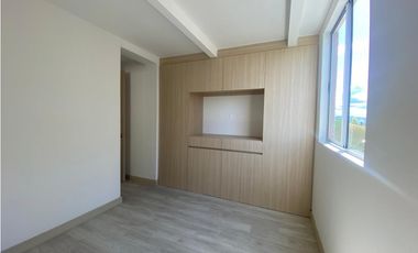 APARTAMENTO EN UNIDAD CERRADA CON ACABADOS EN MARINILLA