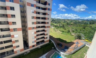 APARTAMENTO EN UNIDAD CERRADA CON ACABADOS EN MARINILLA