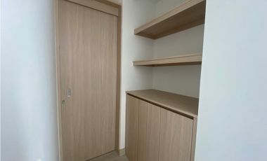 APARTAMENTO EN UNIDAD CERRADA CON ACABADOS EN MARINILLA