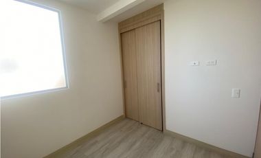 APARTAMENTO EN UNIDAD CERRADA CON ACABADOS EN MARINILLA