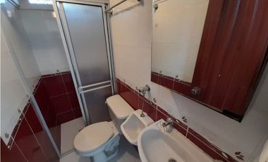 Casa de tres pisos en venta y permuta Barrio El Bosque Palmira Valle