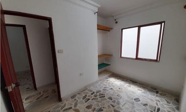 Casa de tres pisos en venta y permuta Barrio El Bosque Palmira Valle