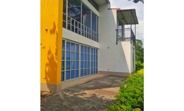 Maat vende Casa Campestre, La Masata-Villeta 914m2 $550Millones