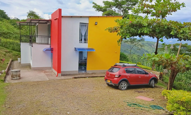 Maat vende Casa Campestre, La Masata-Villeta 914m2 $550Millones