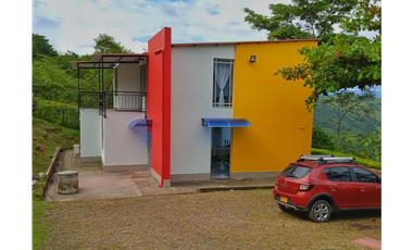Maat vende Casa Campestre, La Masata-Villeta 914m2 $550Millones
