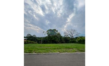 Se vende lote en condominio campestre en Restrepo, Meta