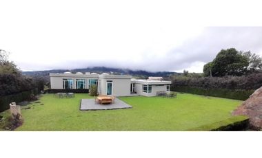 La Calera Excelente Casa Campestre con Zonas Húmedas