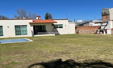 CASA EN RENTA EN TEQUISQUIAPAN, EN RESIDENCIAL VIÑEDOS AHILET