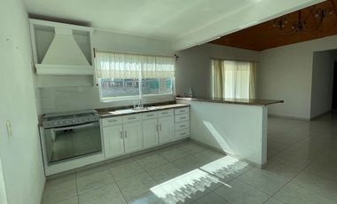 CASA EN RENTA EN TEQUISQUIAPAN, EN RESIDENCIAL VIÑEDOS AHILET