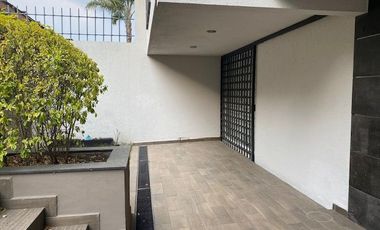CASA EN VENTA EN CERRADA EN LOMAS DEL RIO