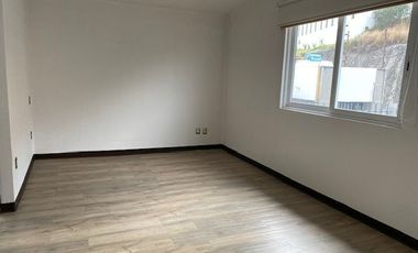 CASA EN VENTA EN CERRADA EN LOMAS DEL RIO