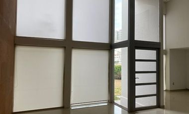CASA EN VENTA EN CERRADA EN LOMAS DEL RIO