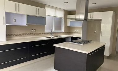 CASA EN VENTA EN CERRADA EN LOMAS DEL RIO