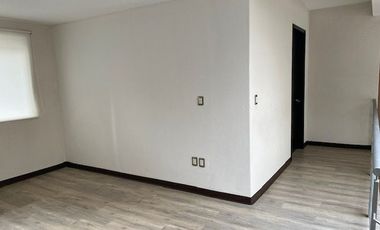 CASA EN VENTA EN CERRADA EN LOMAS DEL RIO