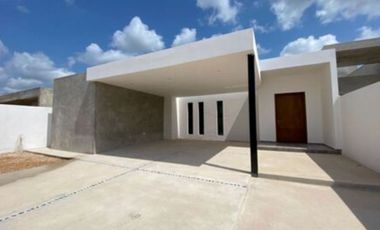 Casa en venta UN PISO 3 recámaras en Cumbres de Castilla Dzitya