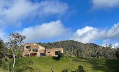 Alquilo Amplia y Exclusiva Casa 1h Vereda el Hato k7 Vía Calera