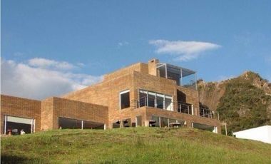 Alquilo Amplia y Exclusiva Casa 1h Vereda el Hato k7 Vía Calera