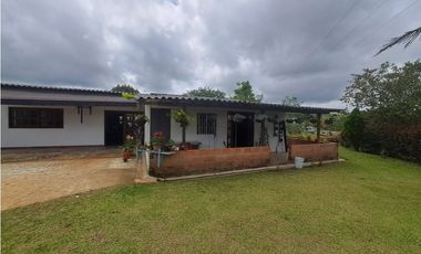 VENDO FINCA  EN MARINILLA VIA PEÑOL 5.240 METROS VEREDA CHOCHO MAYO CH