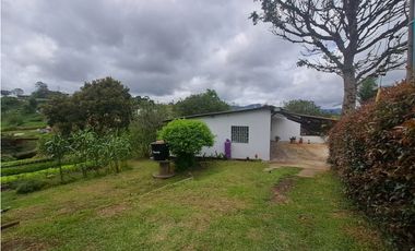 VENDO FINCA  EN MARINILLA VIA PEÑOL 5.240 METROS VEREDA CHOCHO MAYO CH