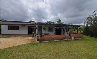 VENDO FINCA  EN MARINILLA VIA PEÑOL 5.240 METROS VEREDA CHOCHO MAYO CH