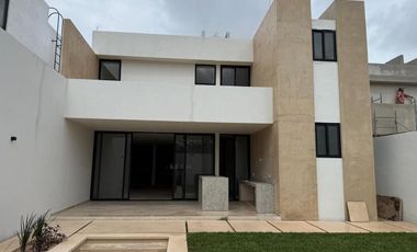 Casa en venta en Mérida, Privada  Moravia en Temozón Norte