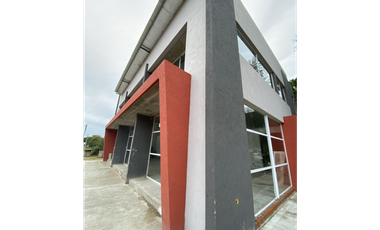 LOCAL NUEVO . zona comercial alquiler anual.