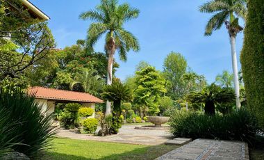 Casa en Residencial Los Apantles, cerca de Sumiya, Cuernavaca