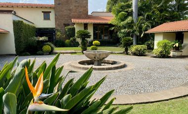 Casa en Residencial Los Apantles, cerca de Sumiya, Cuernavaca