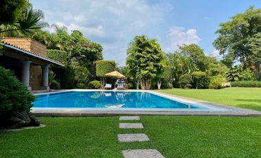 Casa en Residencial Los Apantles, cerca de Sumiya, Cuernavaca