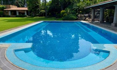 Casa en Residencial Los Apantles, cerca de Sumiya, Cuernavaca