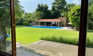 Casa en Residencial Los Apantles, cerca de Sumiya, Cuernavaca