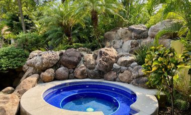 Casa en Residencial Los Apantles, cerca de Sumiya, Cuernavaca