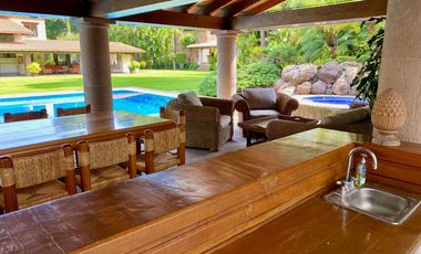 Casa en Residencial Los Apantles, cerca de Sumiya, Cuernavaca
